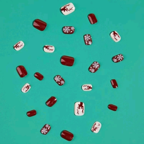 24 pc Xmas Nails - Picture 3 of 5